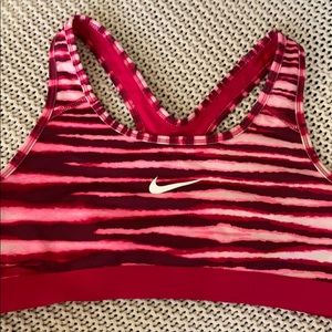 pink nike sports bra